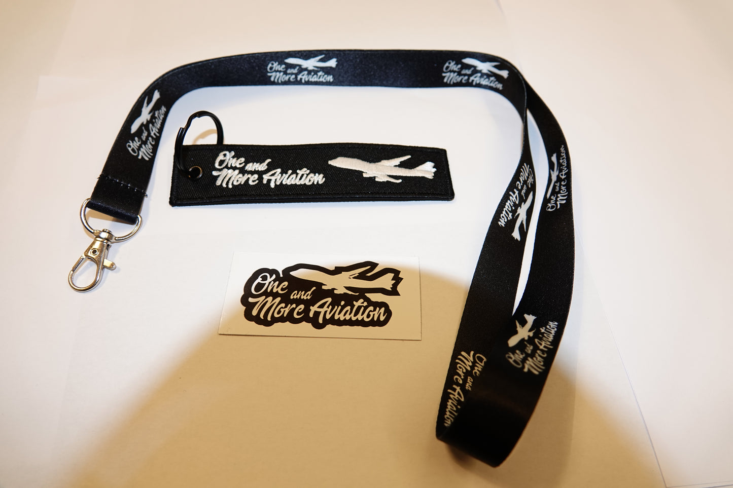Schlüsselanhänger + Klebesticker + Schlüsselband von One and More Aviation | Aktion 2